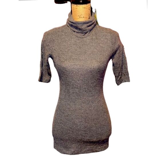 NWT Forever 21 grey sweater size S - Picture 1 of 4